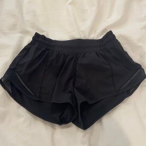 Lululemon Hotty Hot Shorts Size 4 2.5”